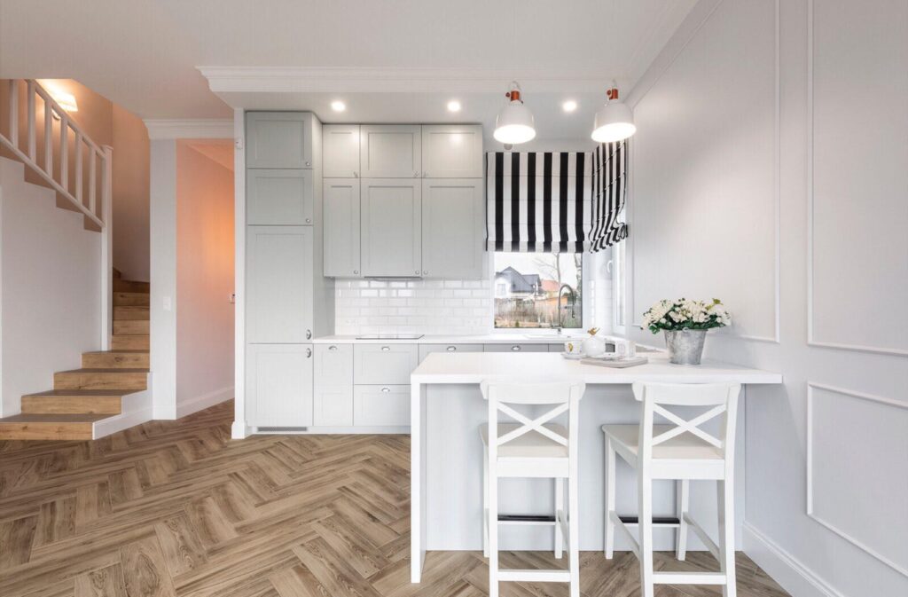 jasna przytulna kuchnia na zamówienie